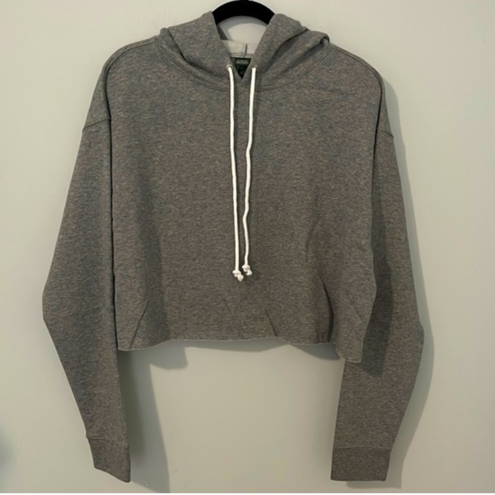 🔥NeW WiLd Fable cropped hoodie🔥